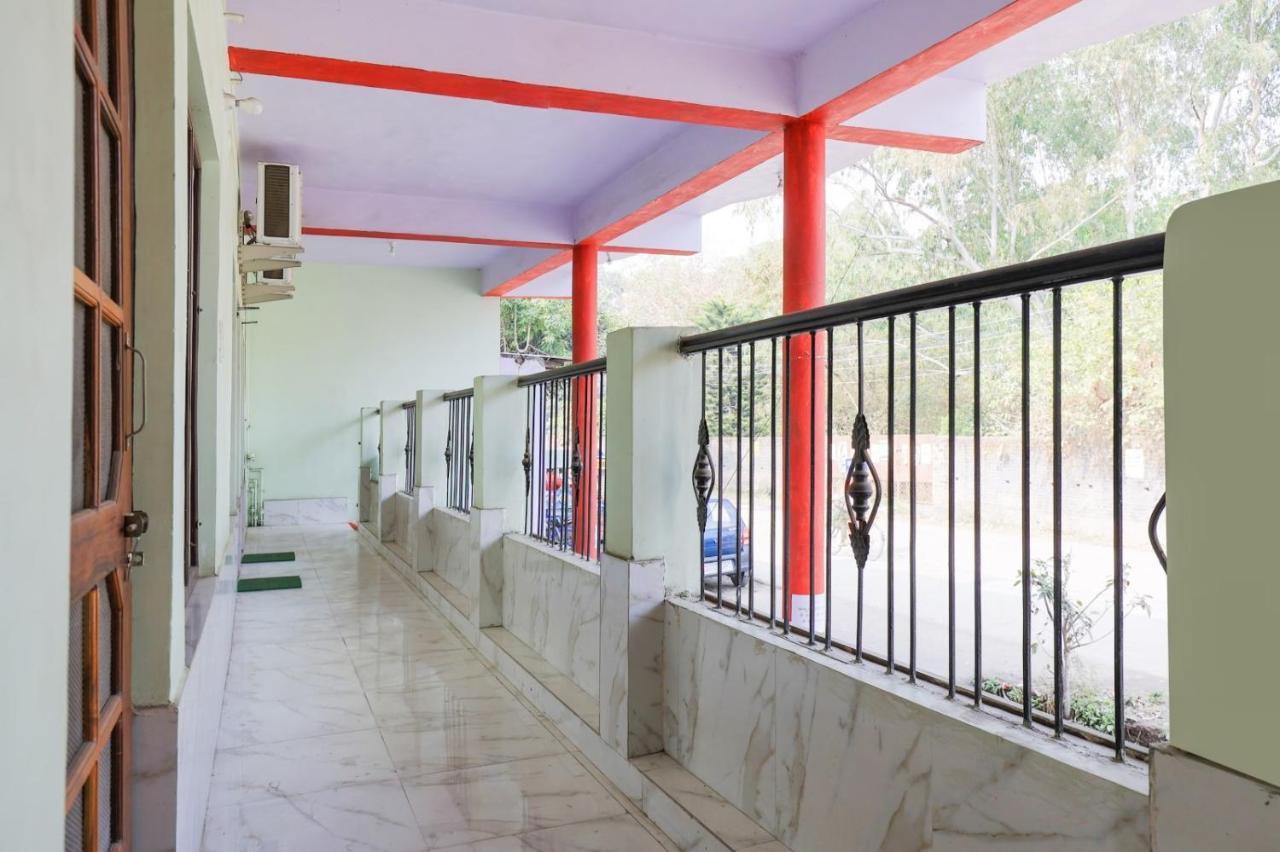 Hotel Chitrarth & Party Lawn Haldwāni 外观 照片
